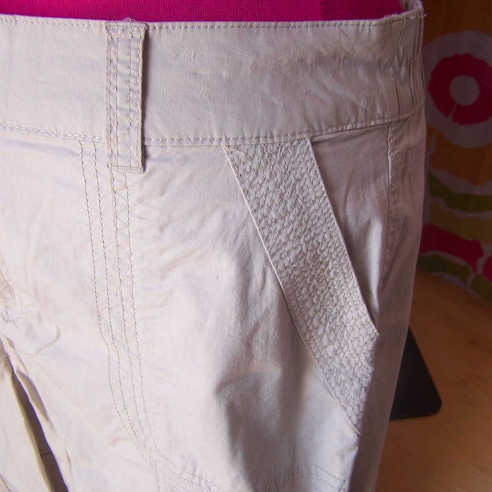 Cato NWT Beige Classic Crop Pants Sz 8 - Picture 4 of 8